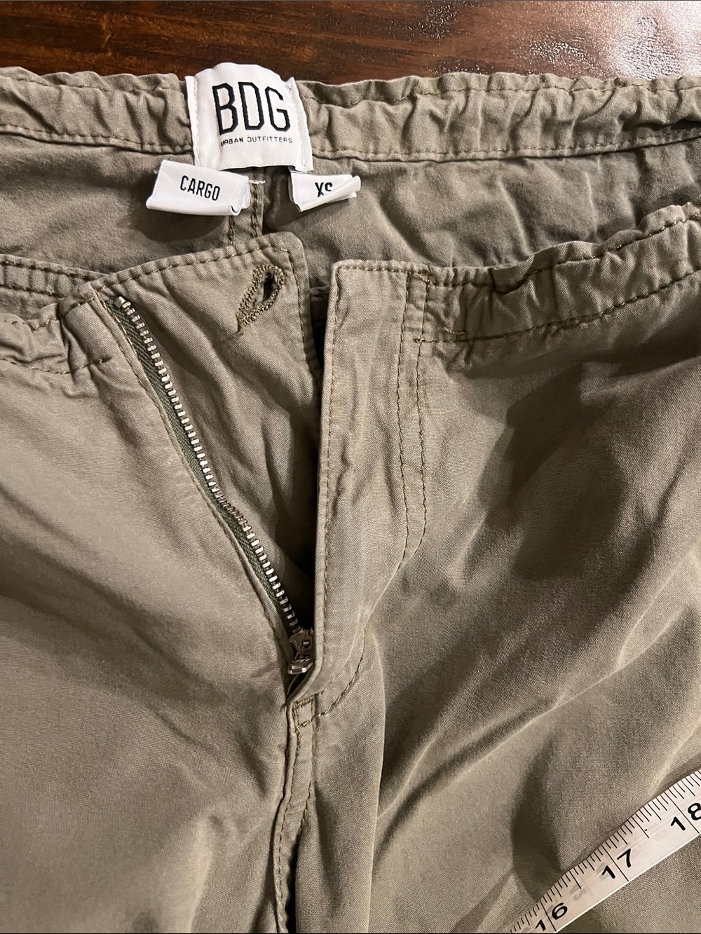 Urban Outfitters BDG Low Rise Olive Cargo Pants with Elastic Ankles Size XS - Picture 8 of 10